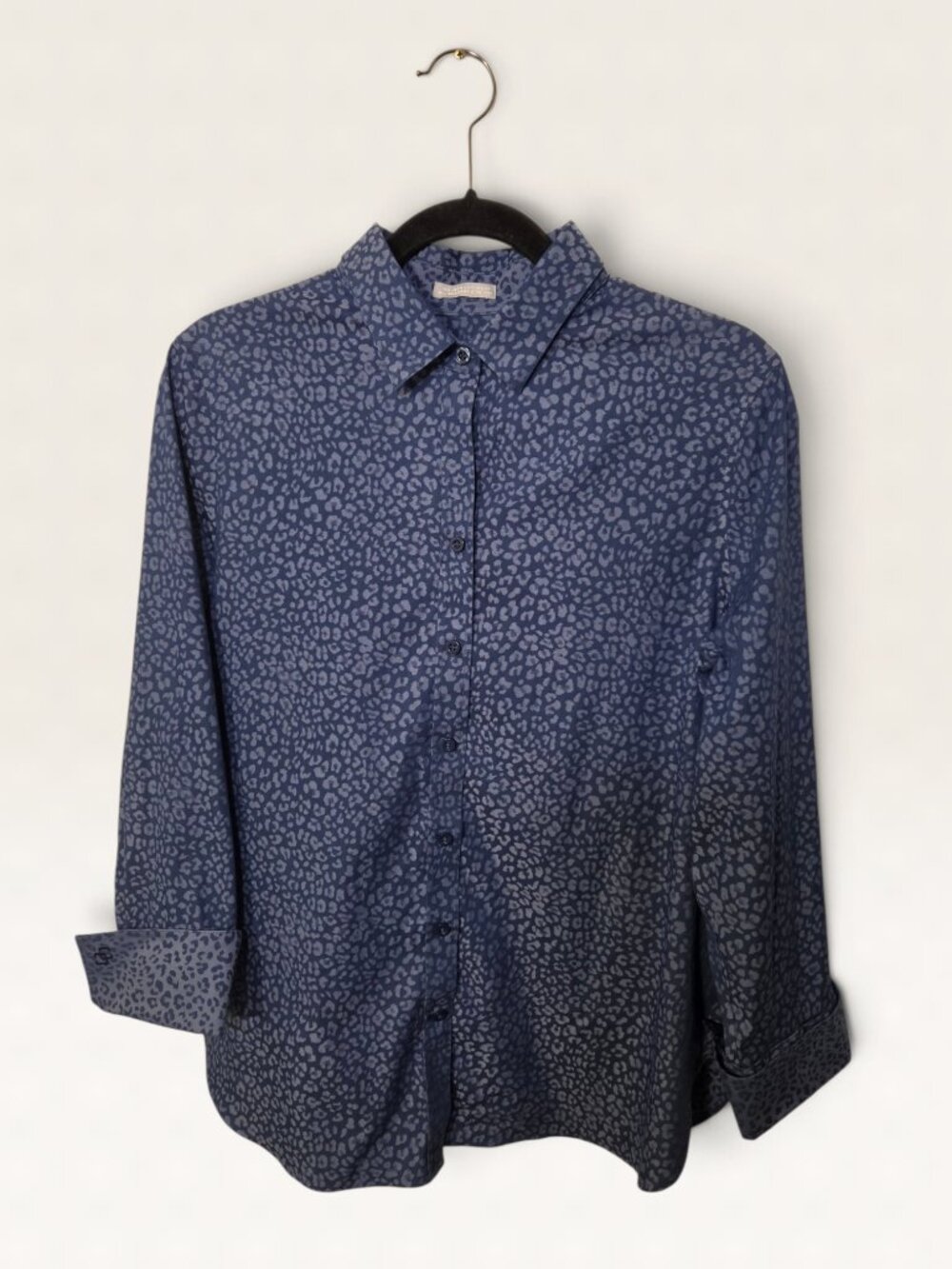 Chicos No Iron Coolmax Shirt Womens 2 US 12 Blue Leopard Animal Print Stretch